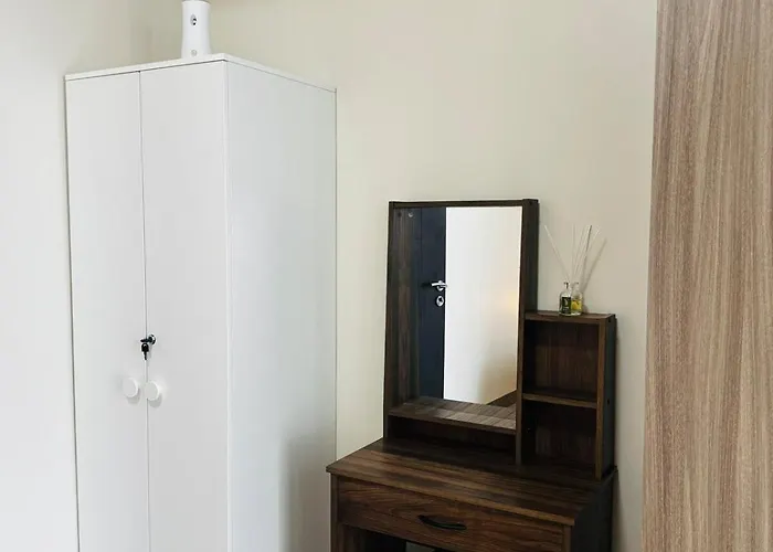7ff Cozy 1br Park Mckinley West Near Bgc & Venice Mall