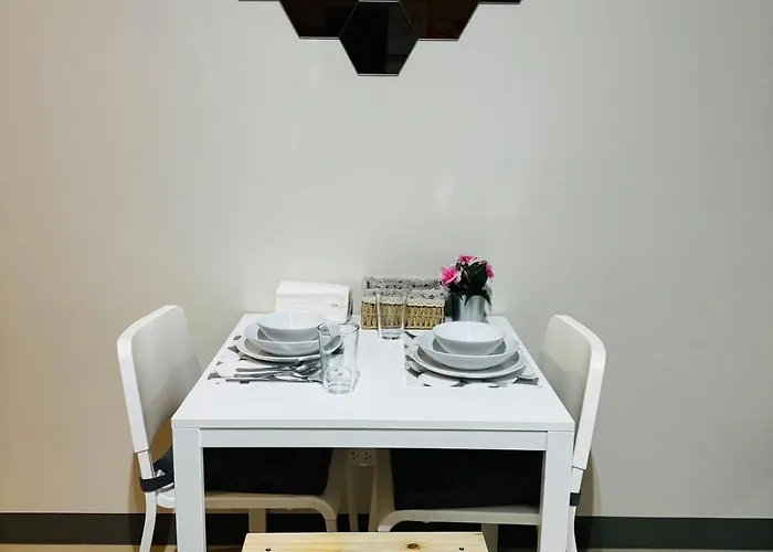 7ff Cozy 1br Park Mckinley West Near Bgc & Venice Mall